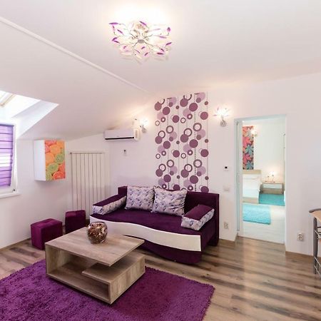 בוקרשט Queen Holiday Apartment מראה חיצוני תמונה